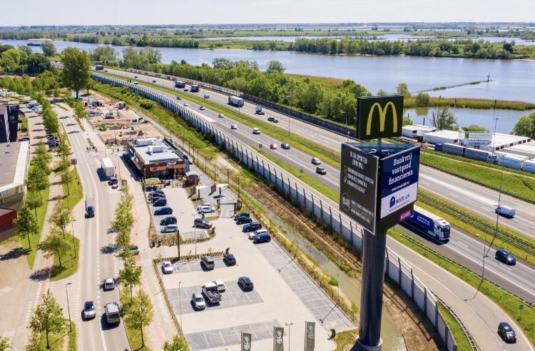 McDonald's sponsor bij Merwede/Multiplaat